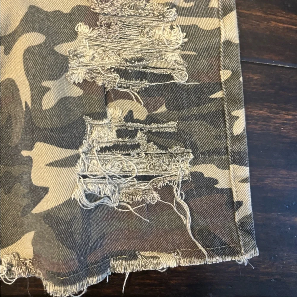 So Nikki Camouflage Distressed Skirt